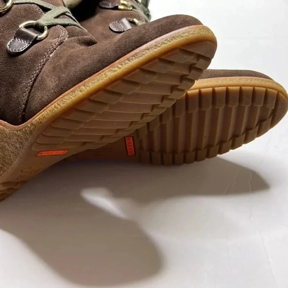 Cole Haan Nike size 9B waterproof boots - Picture 4 of 8